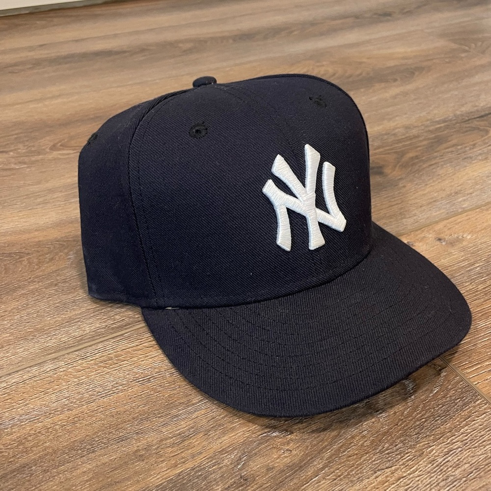 New Era 59Fifty New York Yankees Hat. Size 7 1/8